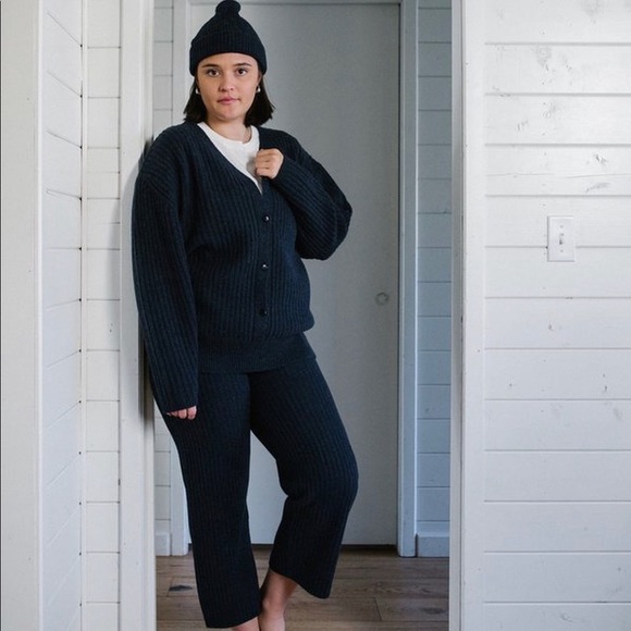 James Street Co ribbed sweater set. Pants and Cardigan. - Picture 3 of 6